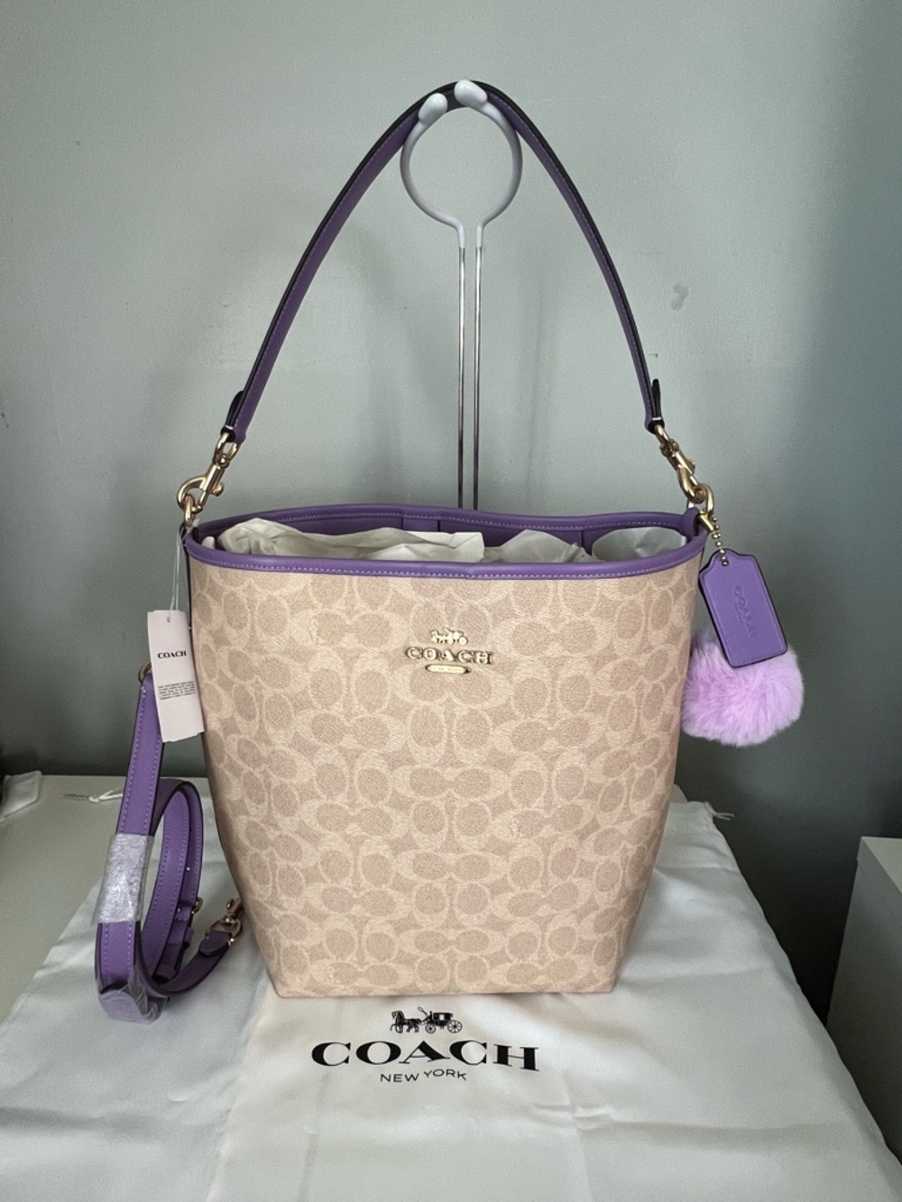 Coach City Large Bucket Bag In Signature Canvas - Picture 4 of 10